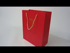 kemasan kantong kertas cetak khusus dengan logo produsen