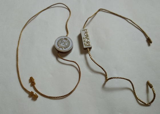 Beli Tag Gantung Plastik Kustom Nama Merek Swing Tag Untuk Pakaian Double Ends String online manufacture